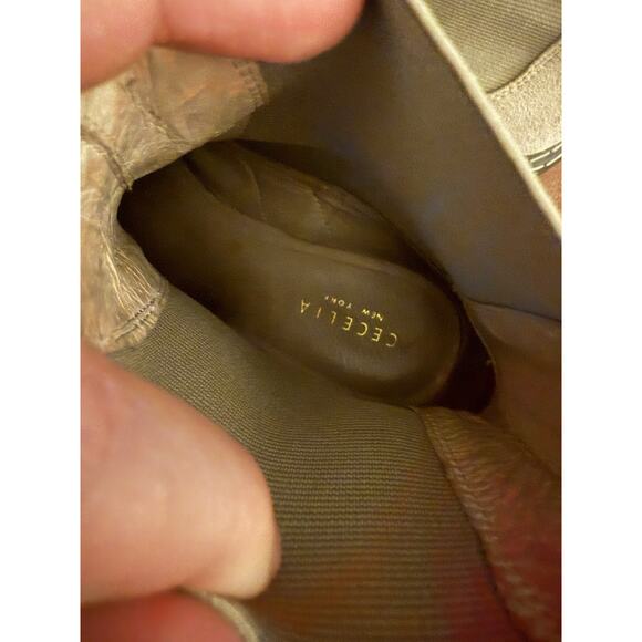 Anthropologie Cecelia Harriet Chelsea Boot Taupe Suede Lug Sole Buckle 10 - Picture 4 of 5